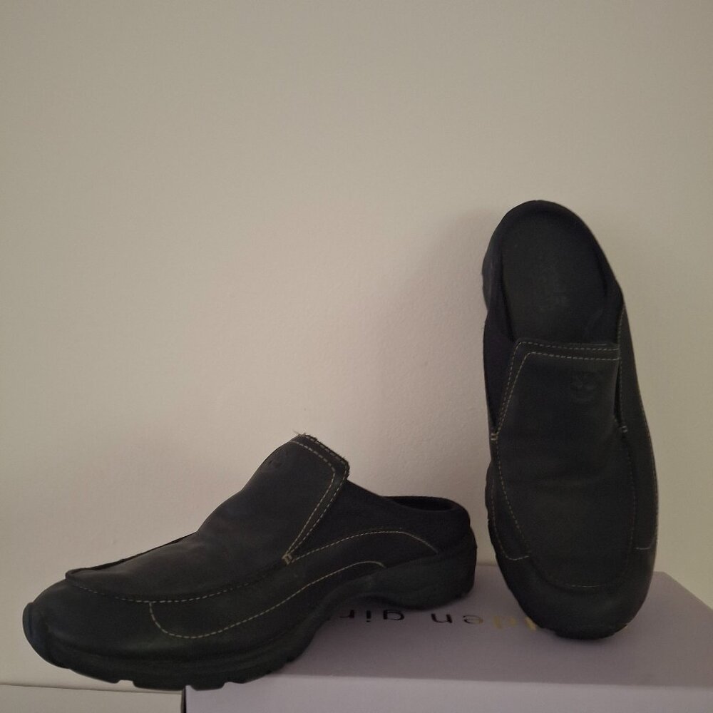 Size 10-11 M Timberland Black Leather clog-style, slip on women's shoes